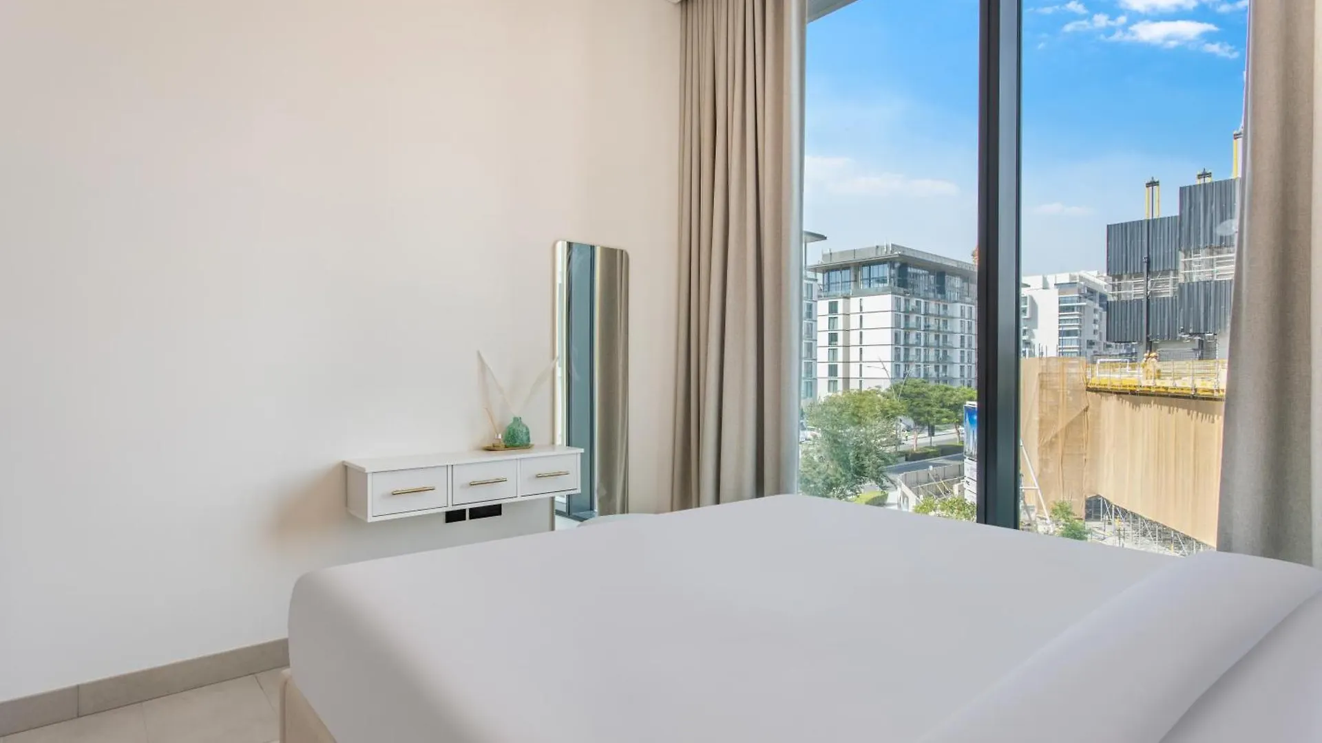 Stay By Latinem Luxury 2Br Holiday Home W204 Near Burj Khalifa Dubai 0*,  United Arab Emirates