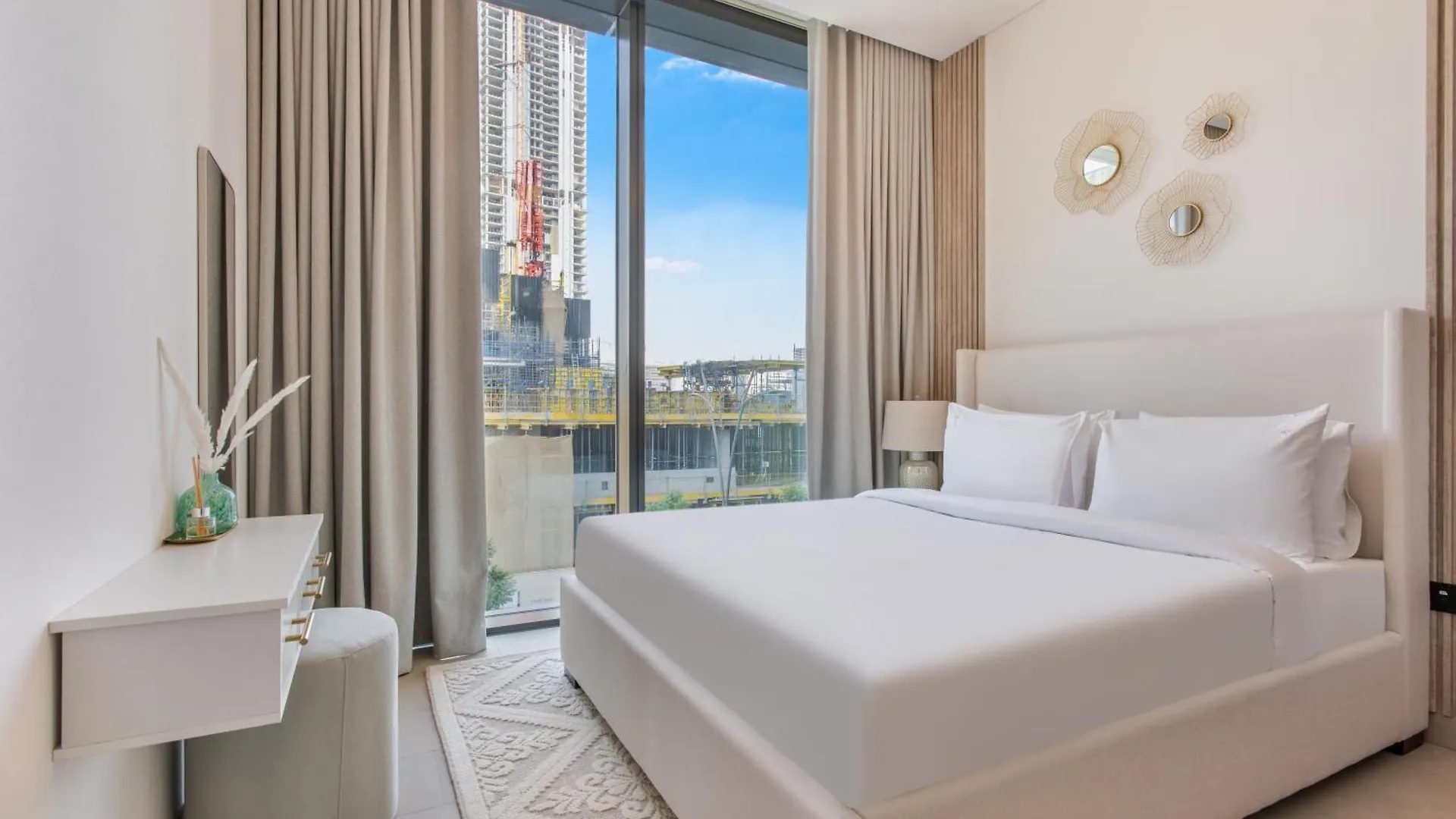 Stay By Latinem Luxury 2Br Holiday Home W204 Near Burj Khalifa Dubai United Arab Emirates