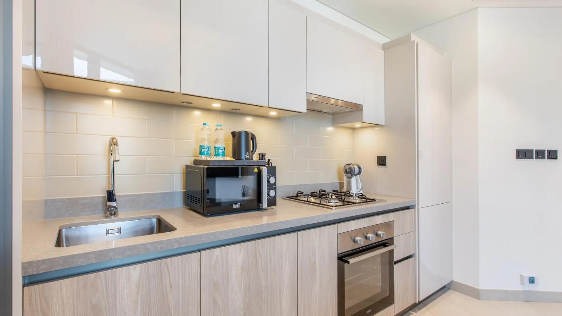 Stay By Latinem Luxury 2Br Holiday Home W204 Near Burj Khalifa Dubai United Arab Emirates
